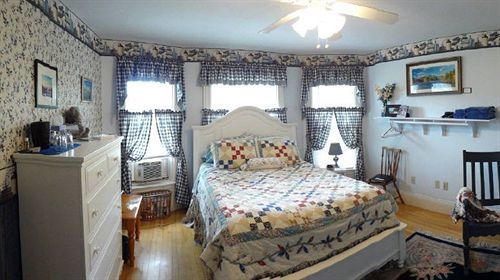 The Young House Bed And Breakfast 밀리노켓 외부 사진